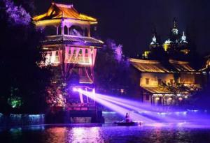 【重磅】今晚，國際光影藝術(shù)節(jié)點(diǎn)燈儀式在天鵝湖濕地公園舉行！